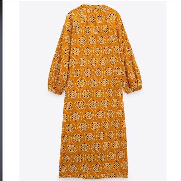 ✅SOLD✅Zara printed midi dress - Picture 16 of 16